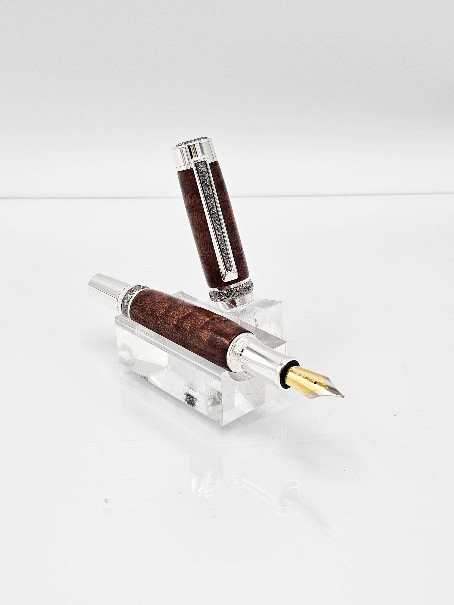 Executive Sapele Mahogany Fountain Pen - Silver with Black Titianium